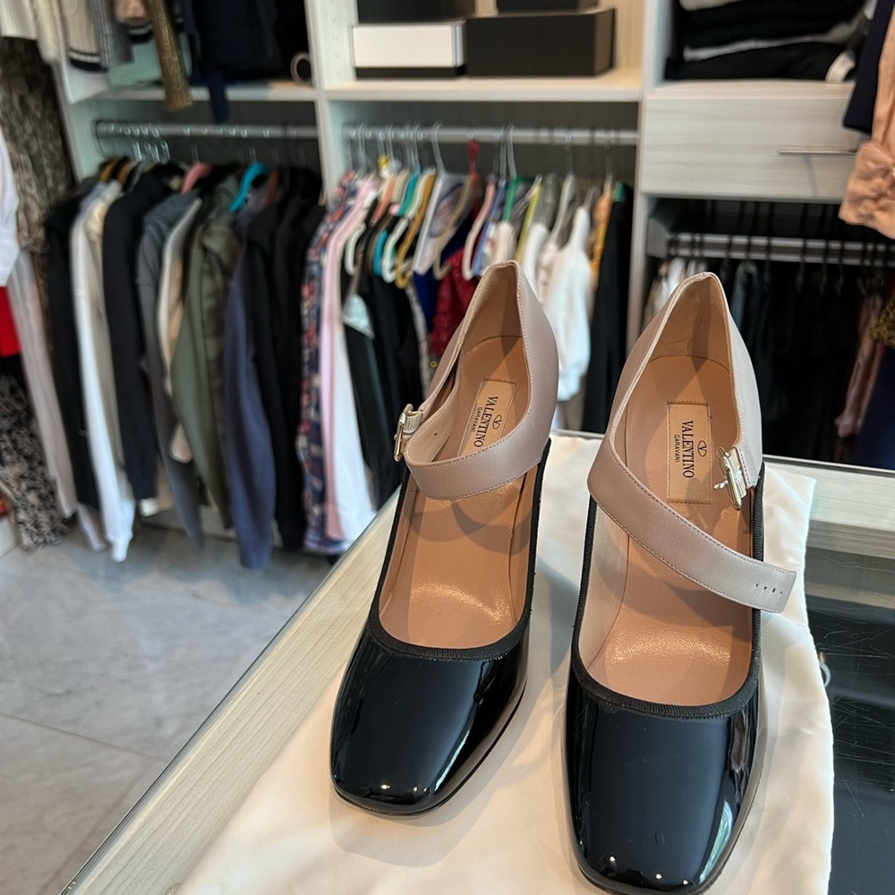 Valentino size 38.5 brand new